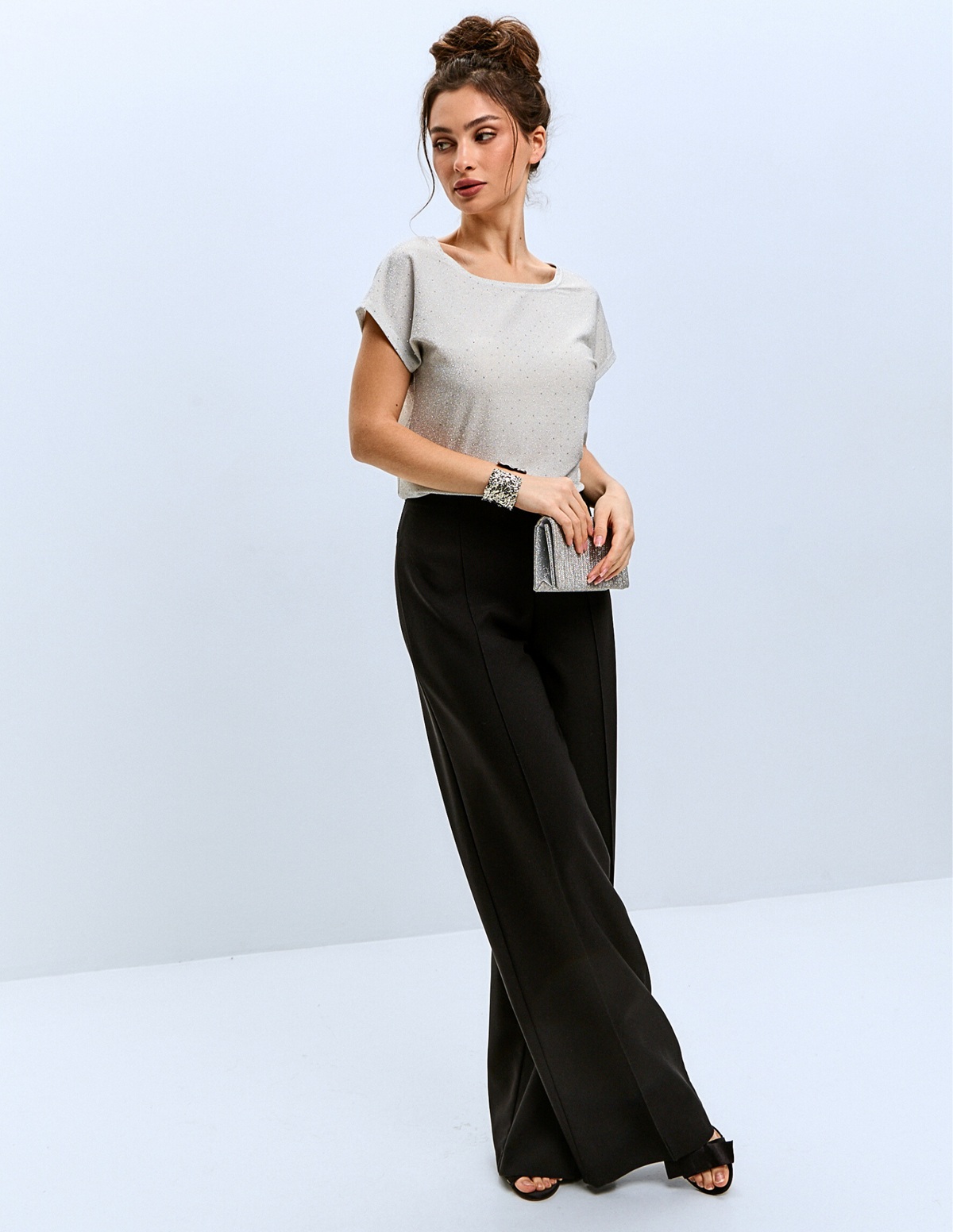 Блузка с пайетками